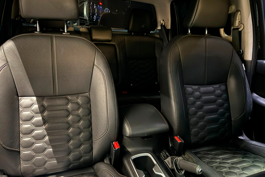 Nissan Frontier LE 4x4